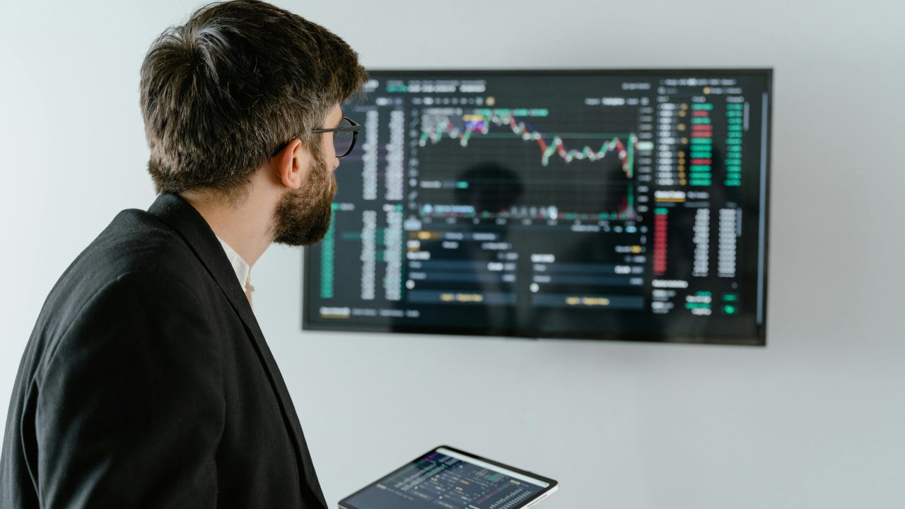 Best Forex Signals Compared: Which Service Wins?
