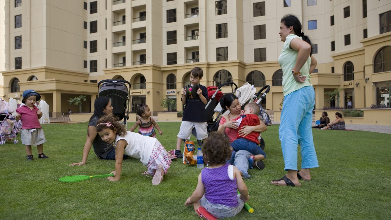 Hire Experienced Live-in Nanny Abu Dhabi Services with Yaya